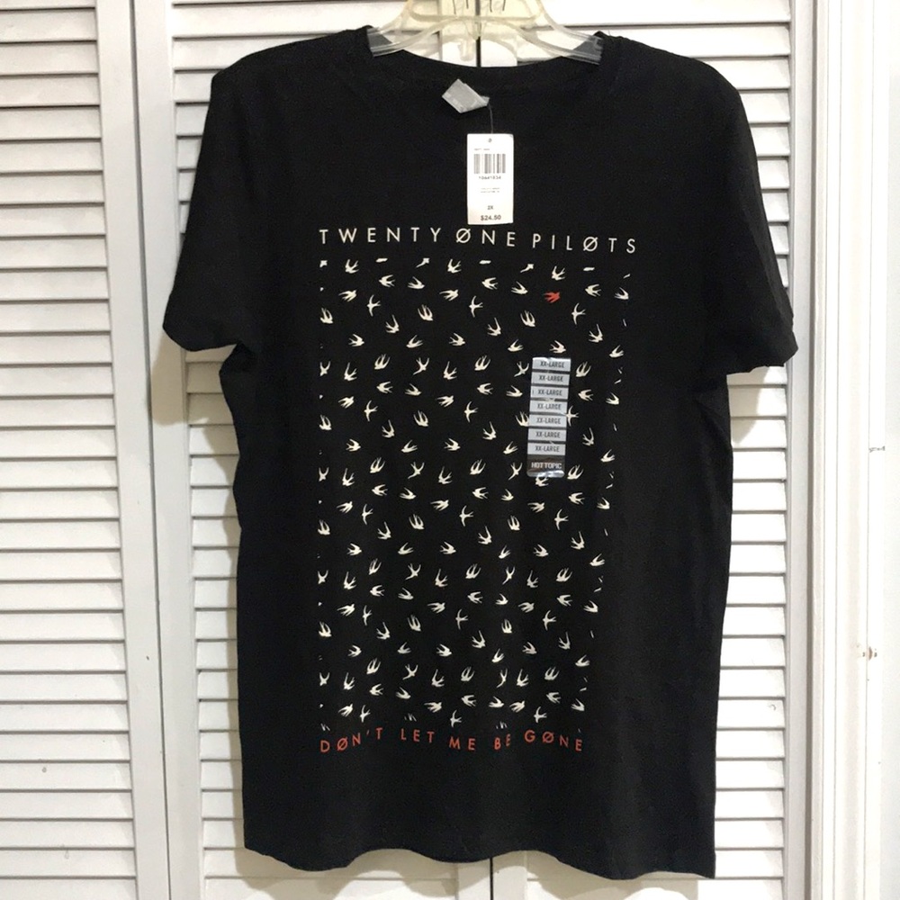 21 Pilots “don’t let me be gone” Wmn sz 2XL shirt.